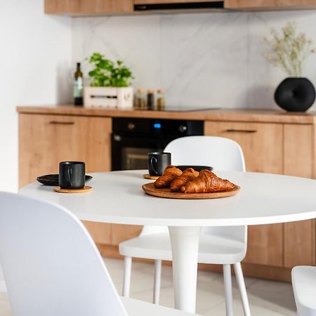 Apartamenty Fuzja - Komfortowe Mieszkania Blisko Centrum Lodzi Garaz Eksteriør bilde